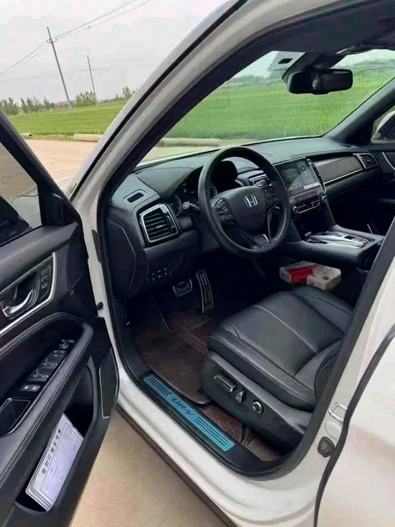 本田URV 后面外观二