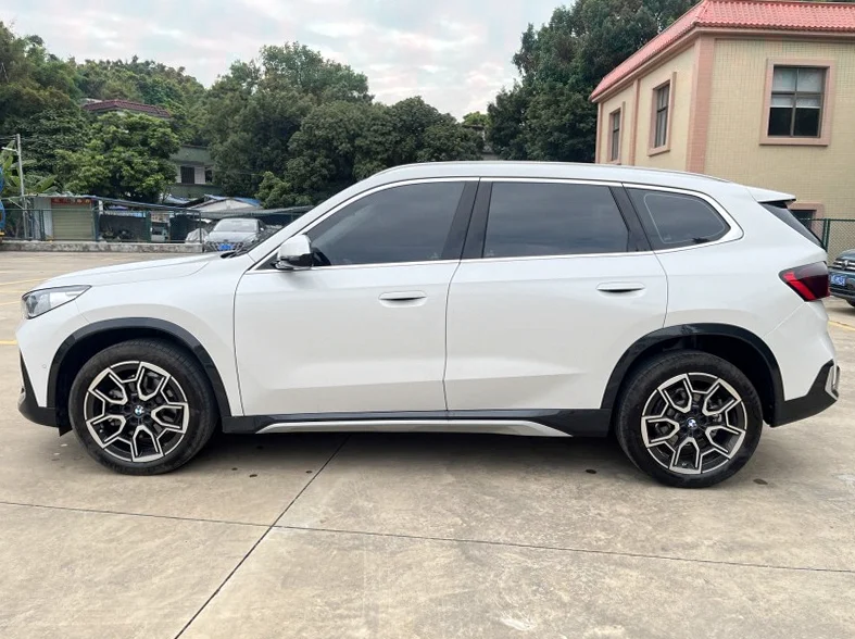 X1宝马 正面外观三