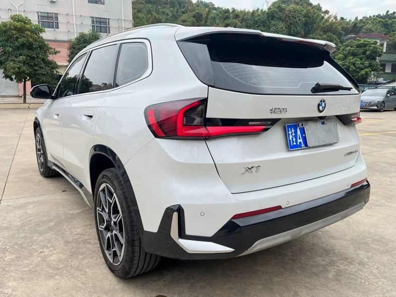 X1宝马 后面外观一