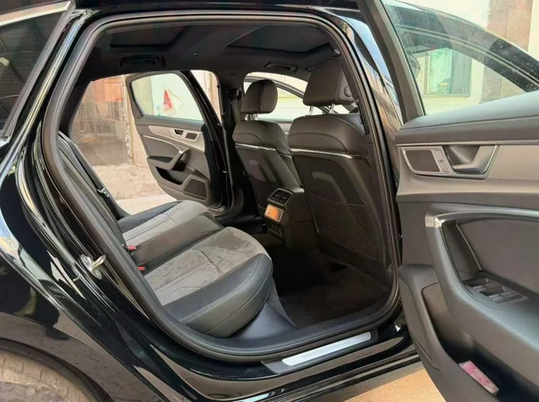 奥迪A6L 内饰前排