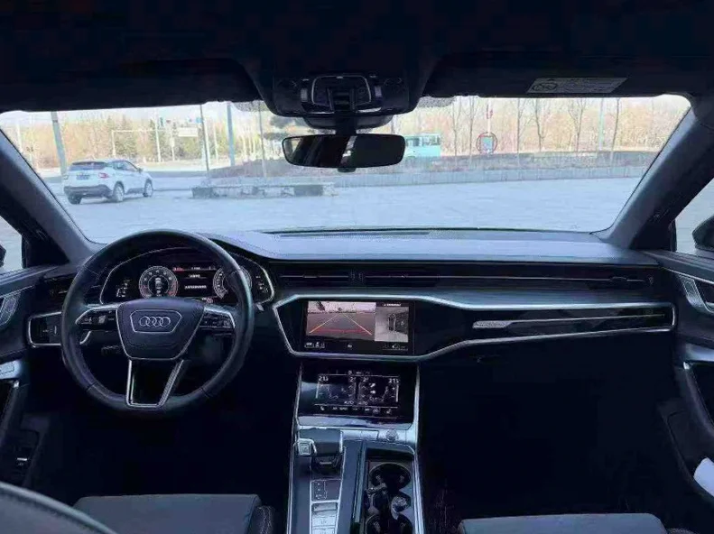 奥迪A6L 后面外观一