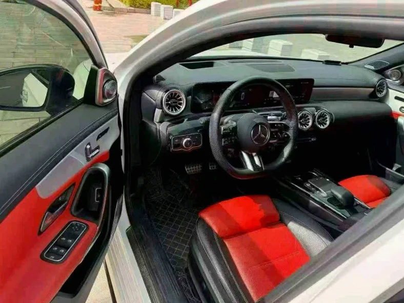 奔驰AMG 后面外观二