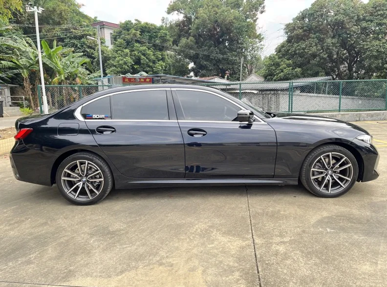 宝马3系 正面外观二