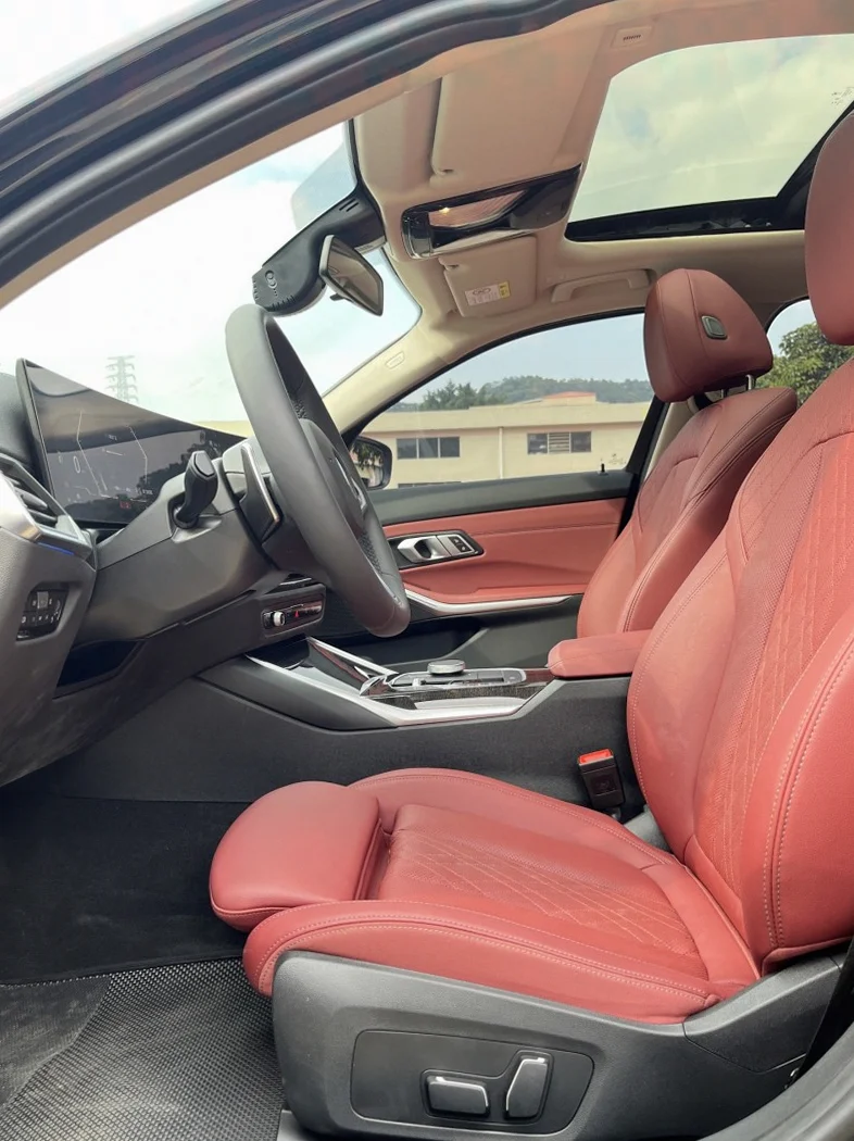 宝马3系 内饰后排