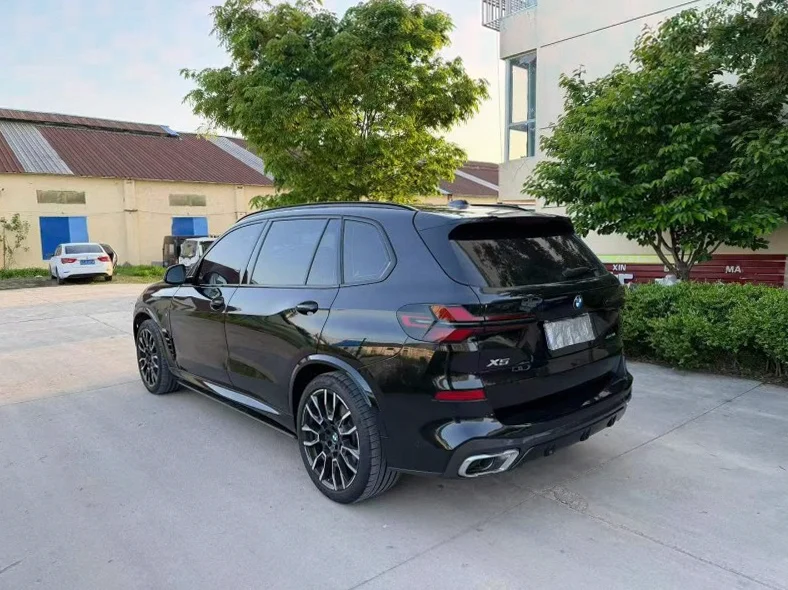 宝马X5 正面外观三