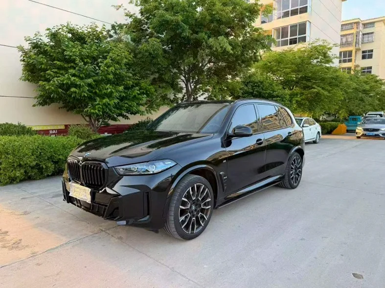 宝马X5 正面外观二