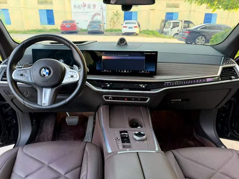 宝马X5 后面外观三