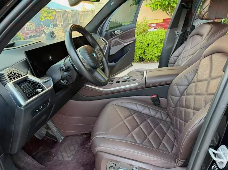 宝马X5 后面外观二