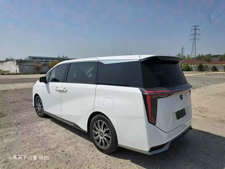 传祺E9 内饰前排