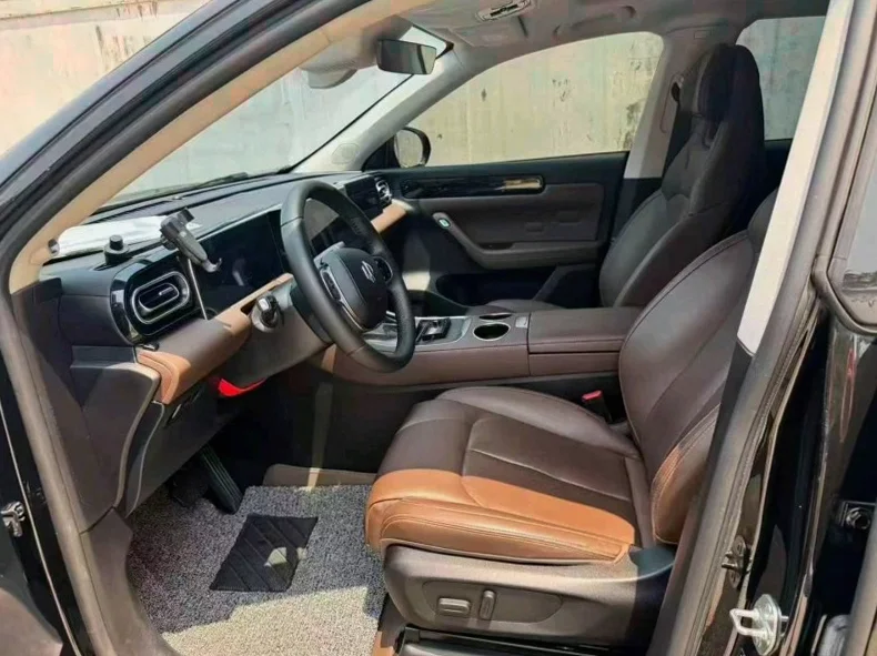 零跑汽车C11 内饰前排