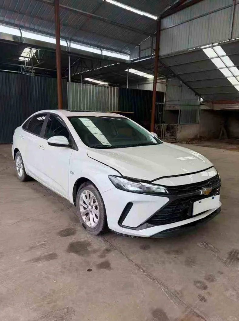 雪佛兰科鲁泽 正面外观三