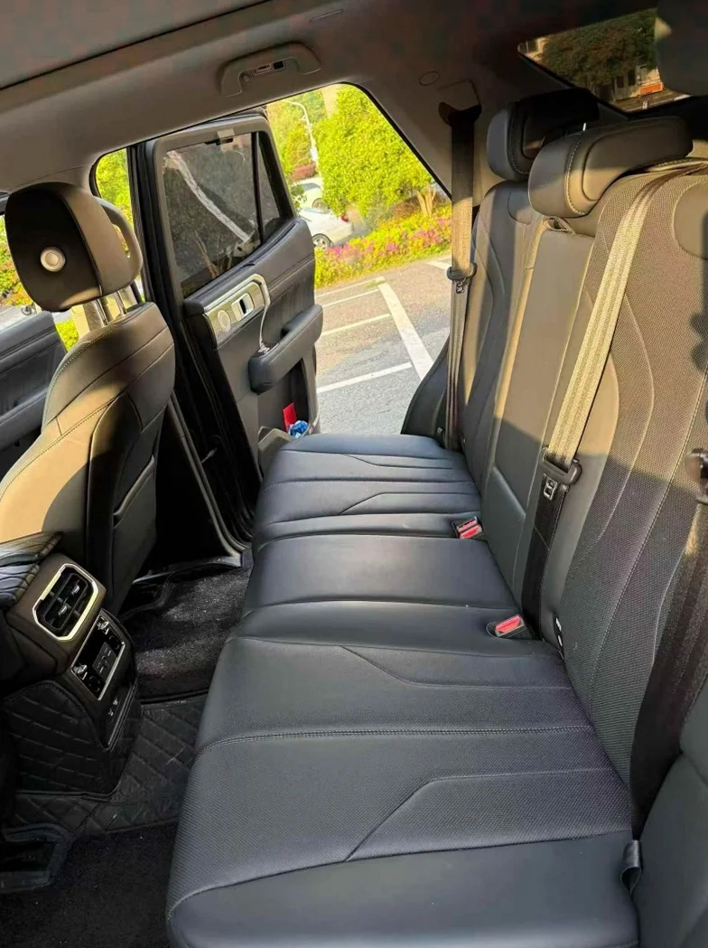 长城汽车坦克 后面外观三