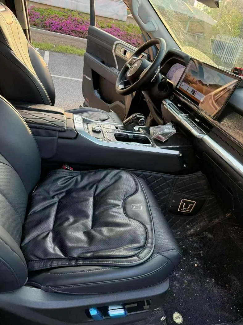 长城汽车坦克 后面外观一