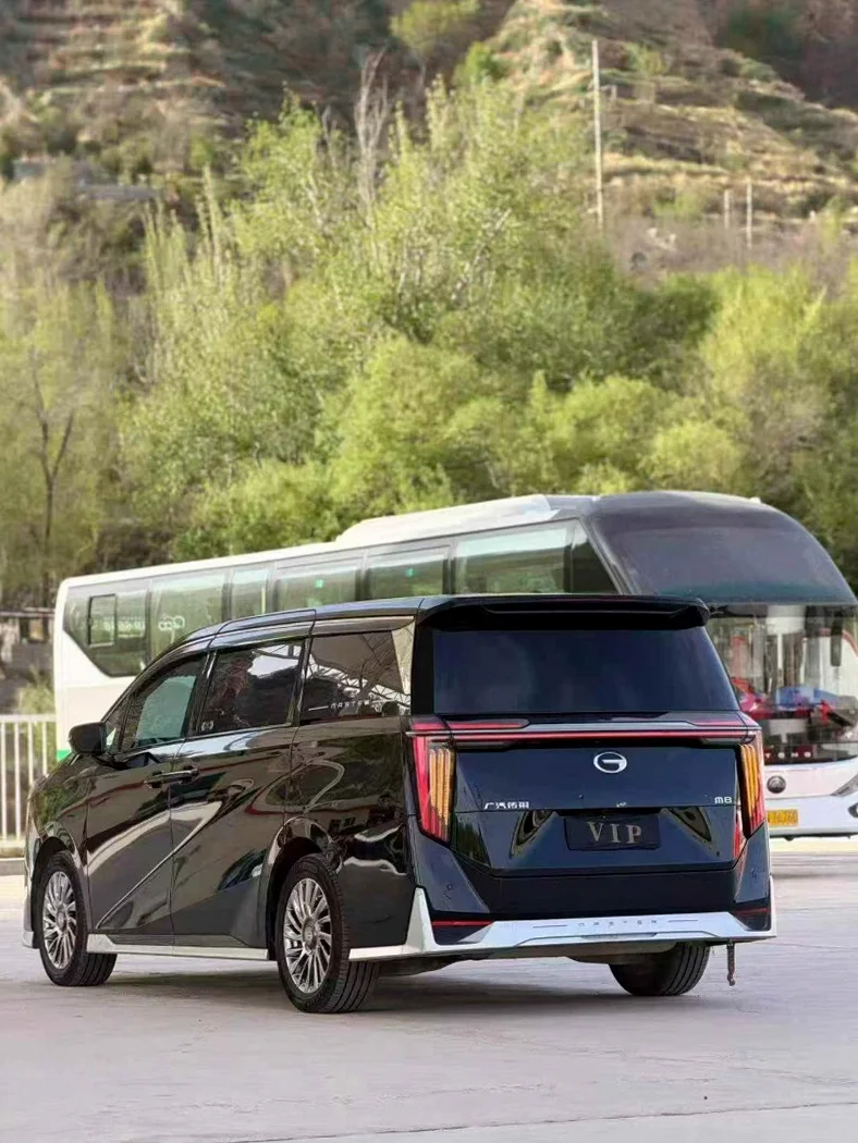 传祺M8 内饰后排