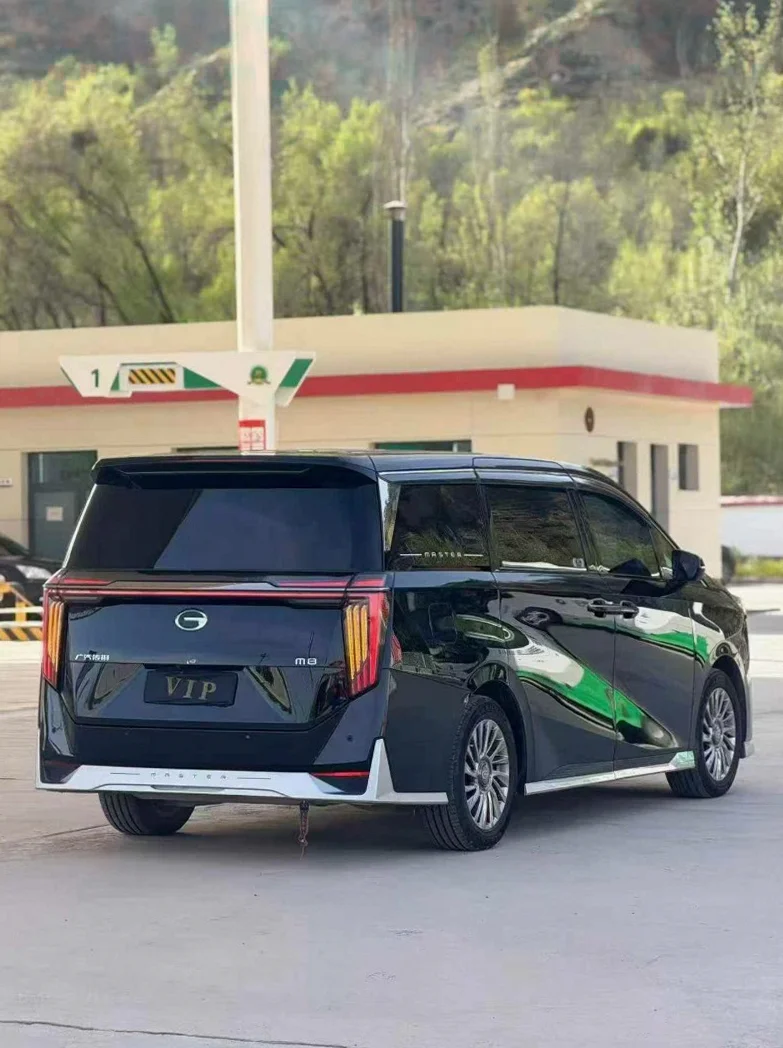 传祺M8 内饰前排