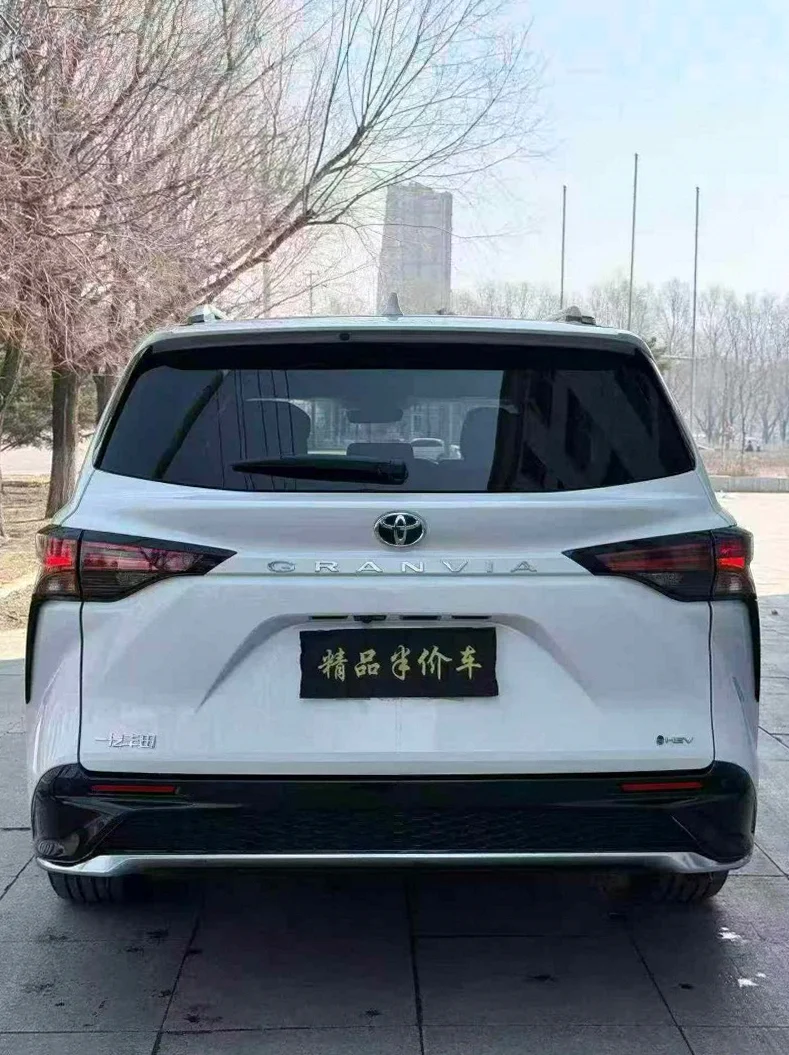 丰田格瑞维亚 后面外观二