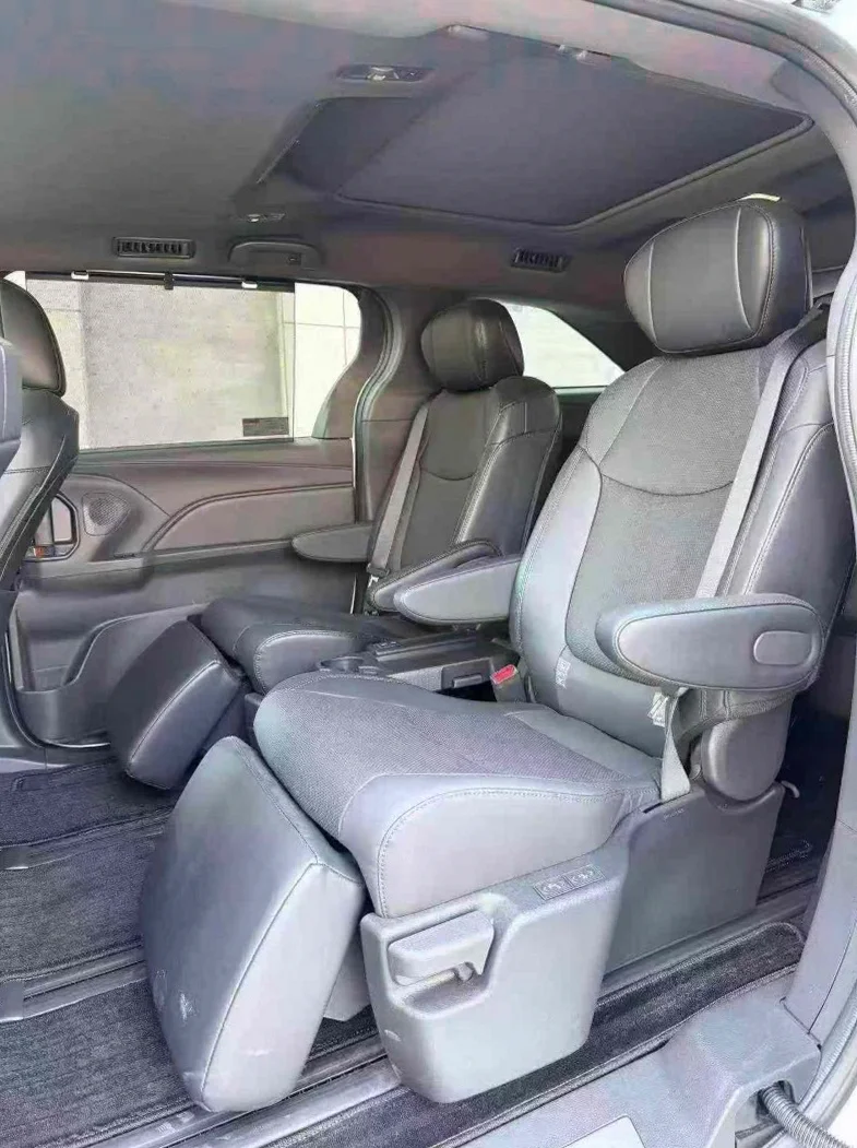 丰田格瑞维亚 内饰前排