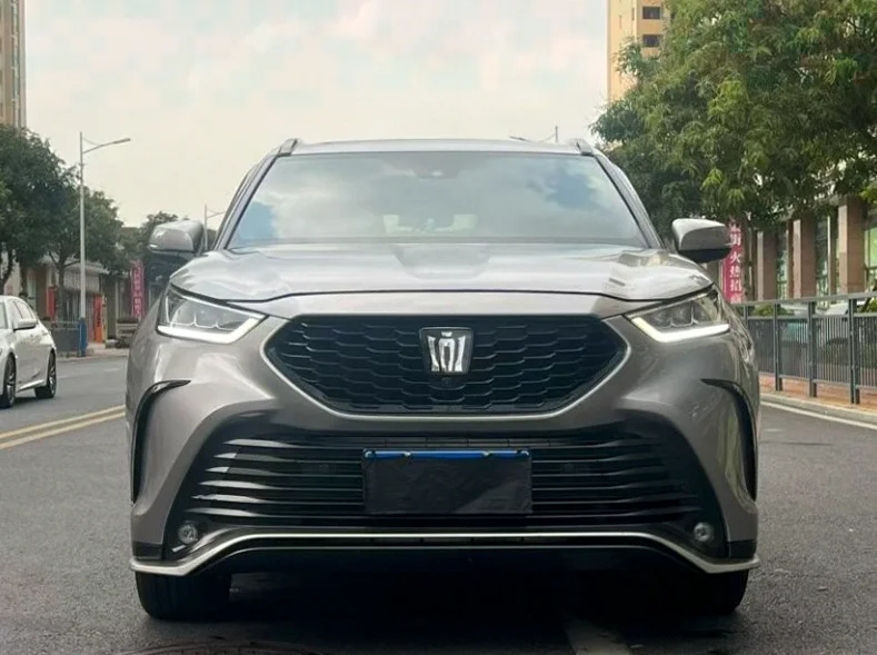 25年丰田皇冠陆放HEV四驱尊贵版