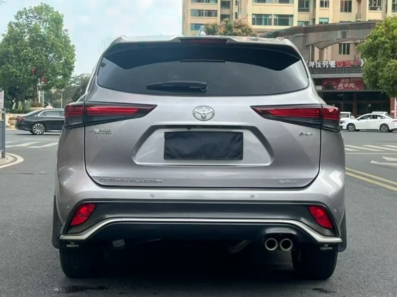 丰田皇冠 驾驶室