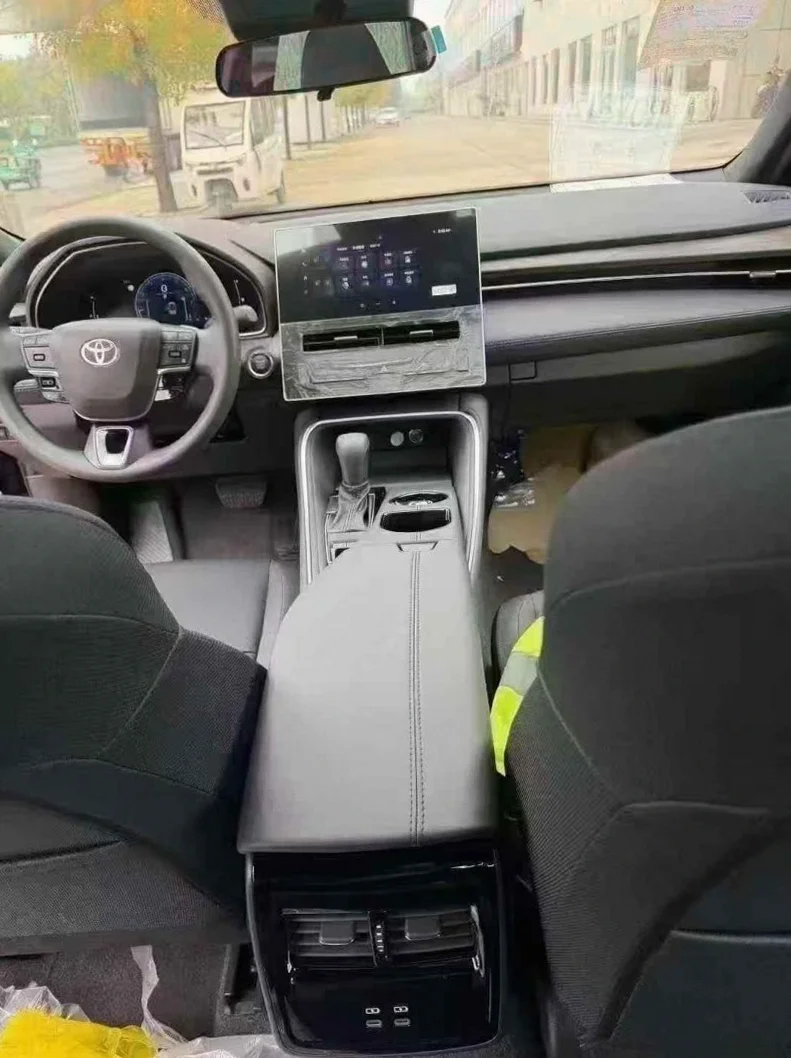 丰田亚洲龙 后面外观三