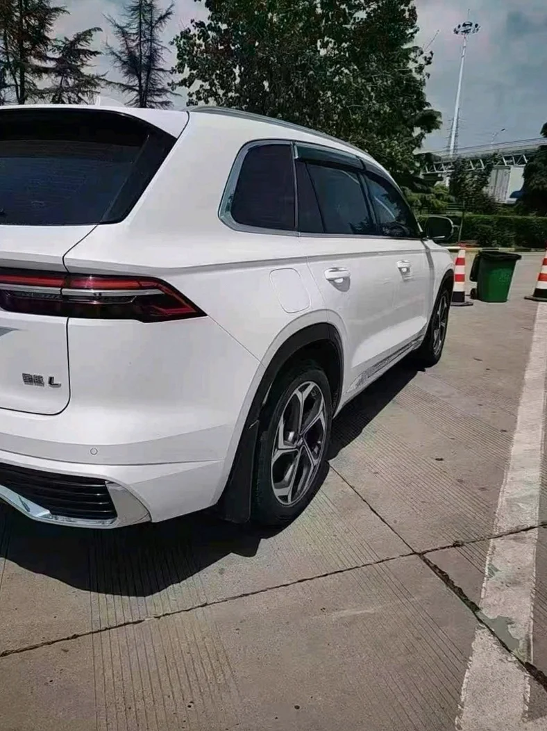 吉利星越 正面外观三