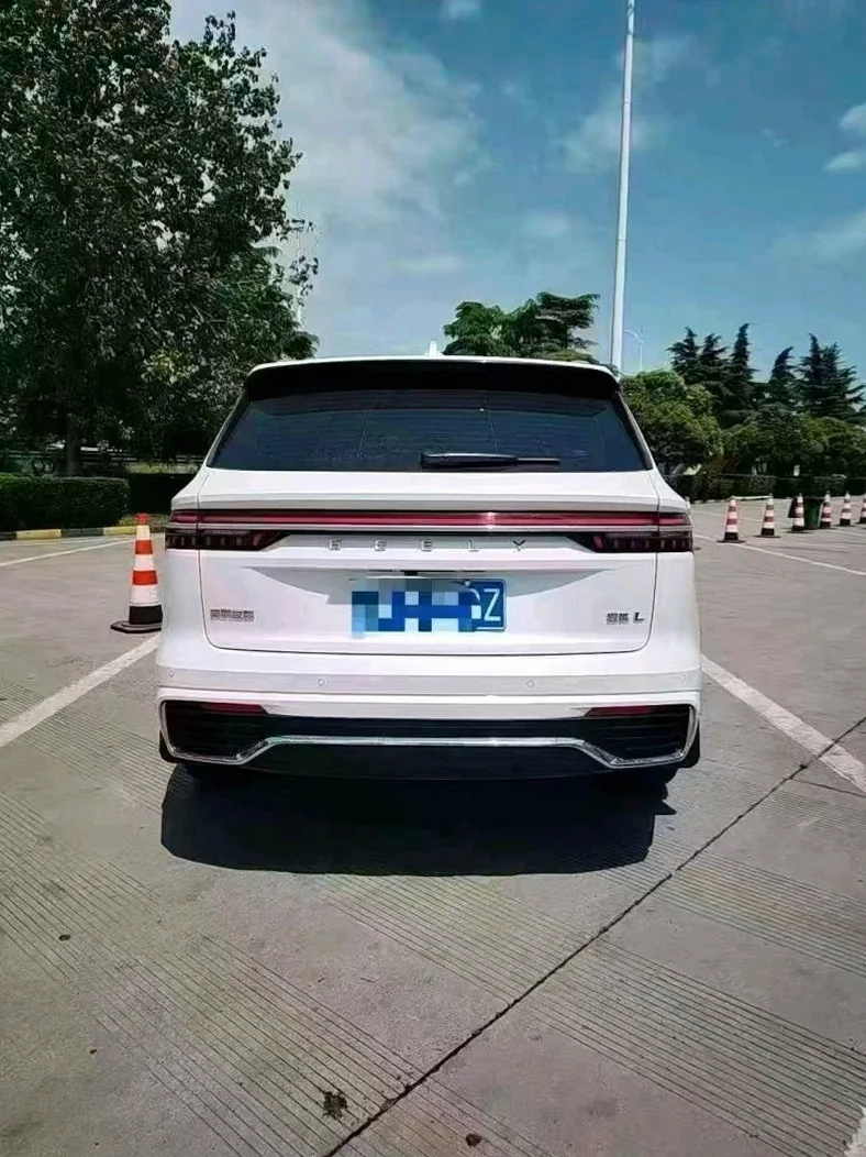 吉利星越 后面外观三