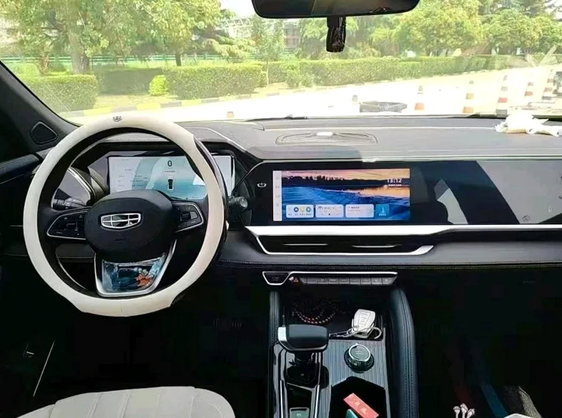 吉利星越 内饰后排