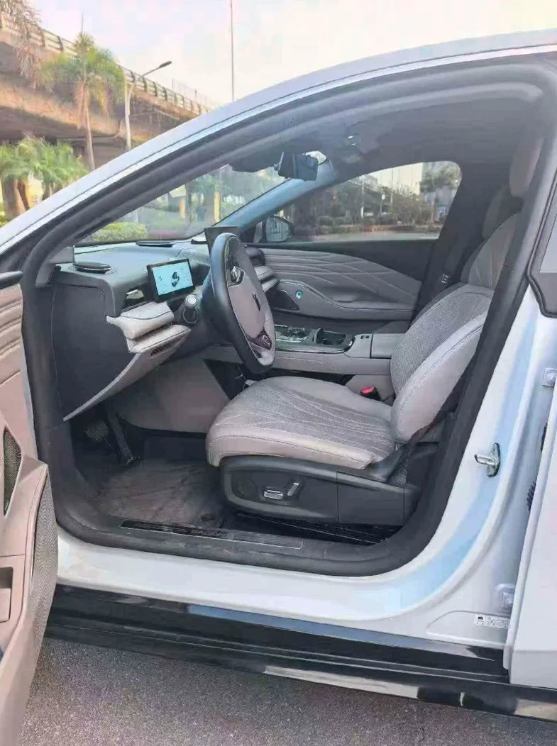 吉利银河 后面外观一