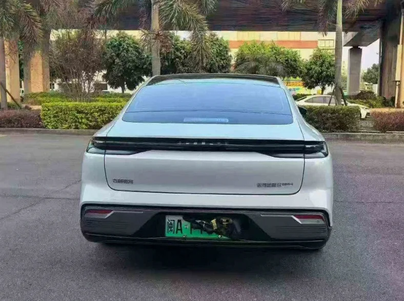 吉利银河 内饰前排