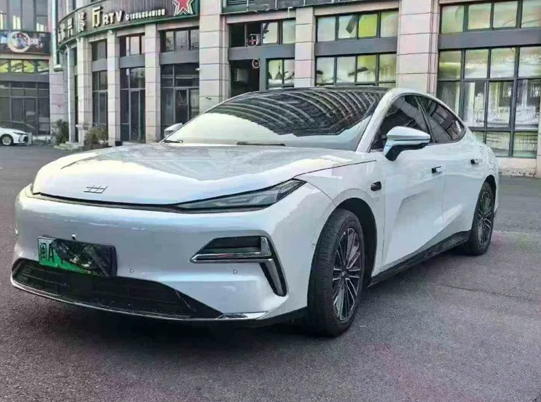 吉利银河 正面外观三