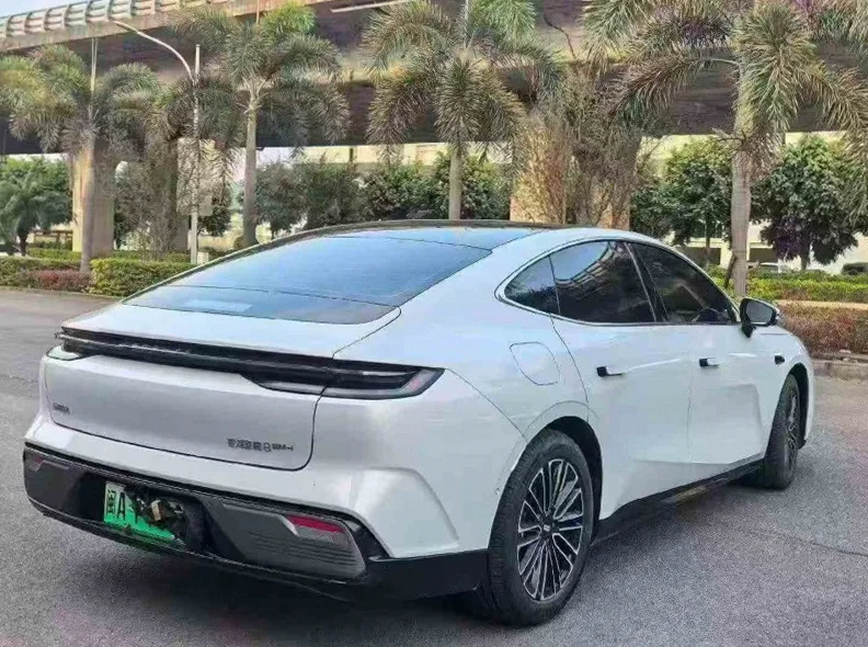 吉利银河 后面外观三