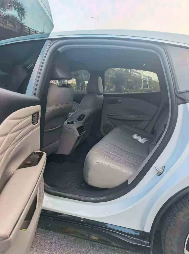 吉利银河 内饰后排