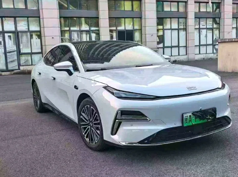 吉利银河 正面外观二