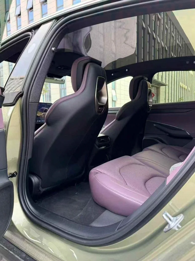 小米SU7 后面外观二