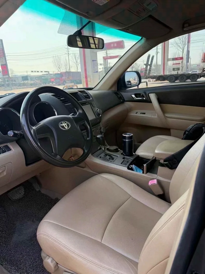 丰田汉兰达 后面外观一