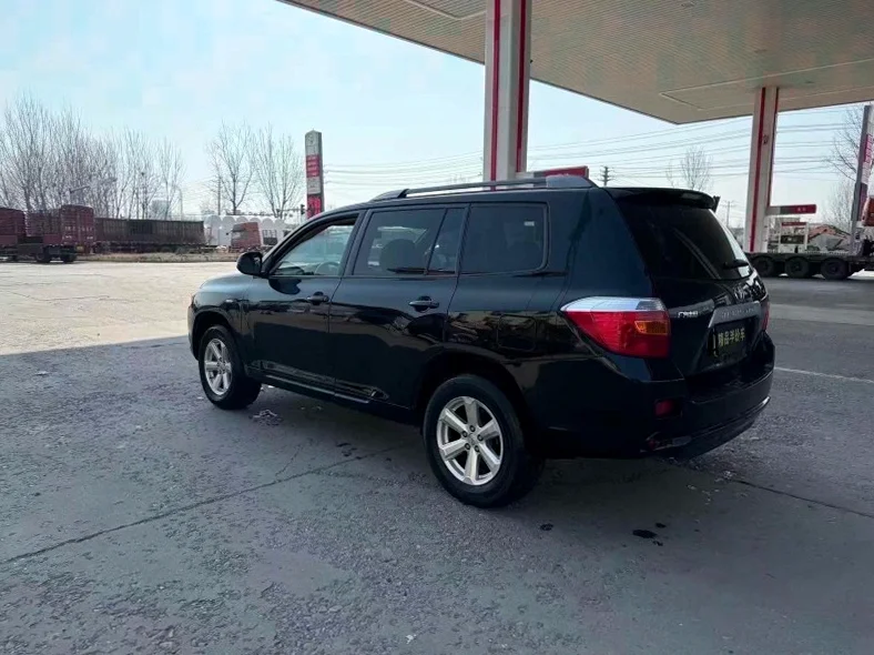 丰田汉兰达 内饰后排