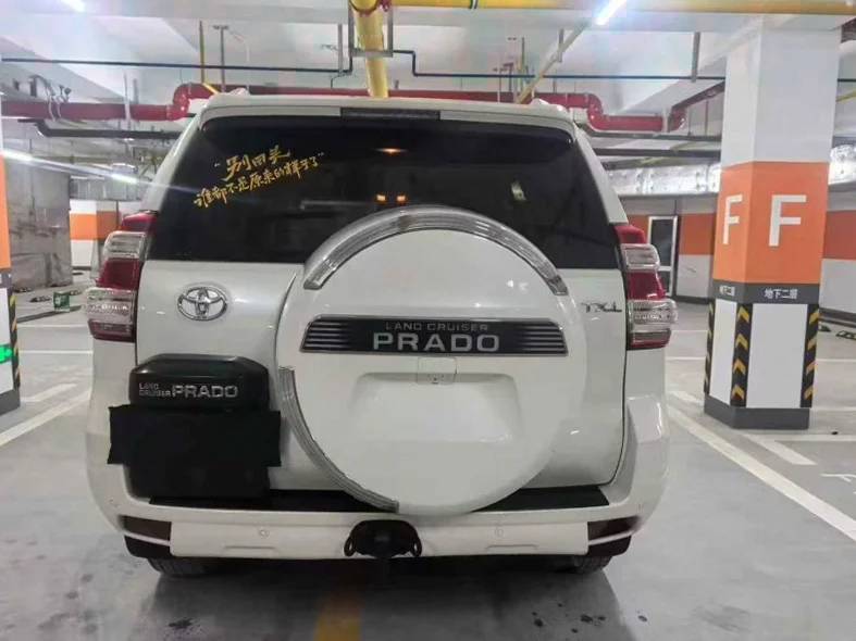 丰田普拉多 内饰后排