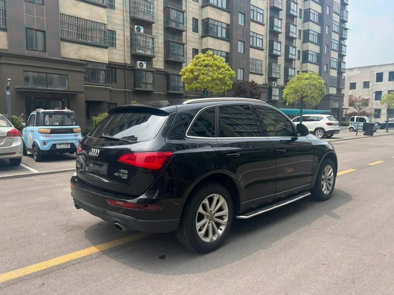 奥迪Q3 内饰前排