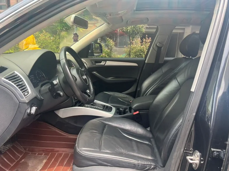 奥迪Q3 后面外观一