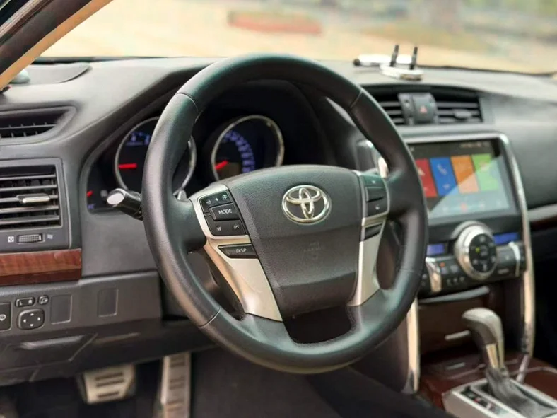 丰田锐志 后面外观二