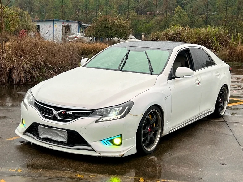 丰田锐志 正面外观二