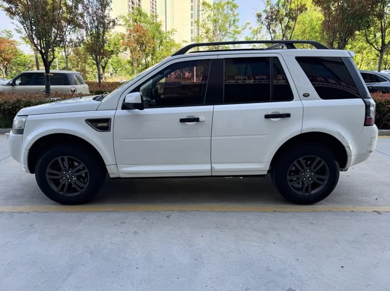 路虎发现神行 后面外观二