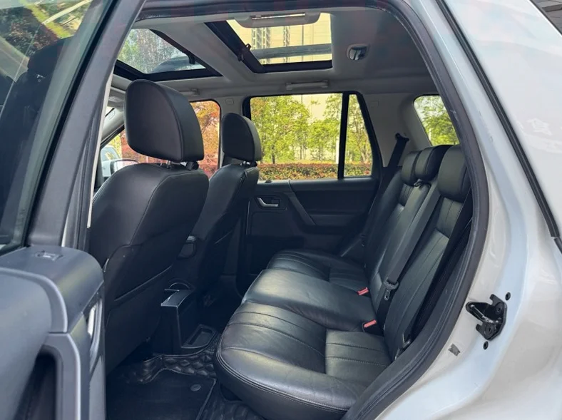 路虎发现神行 内饰前排