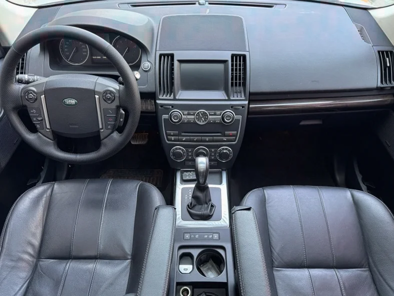 路虎发现神行 内饰后排