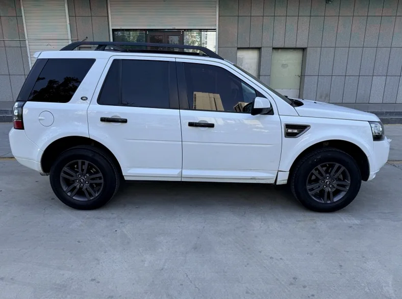 路虎发现神行 后面外观一