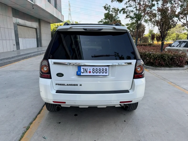 路虎发现神行 驾驶室