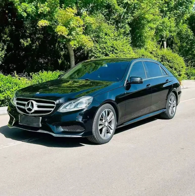 奔驰E 正面外观三