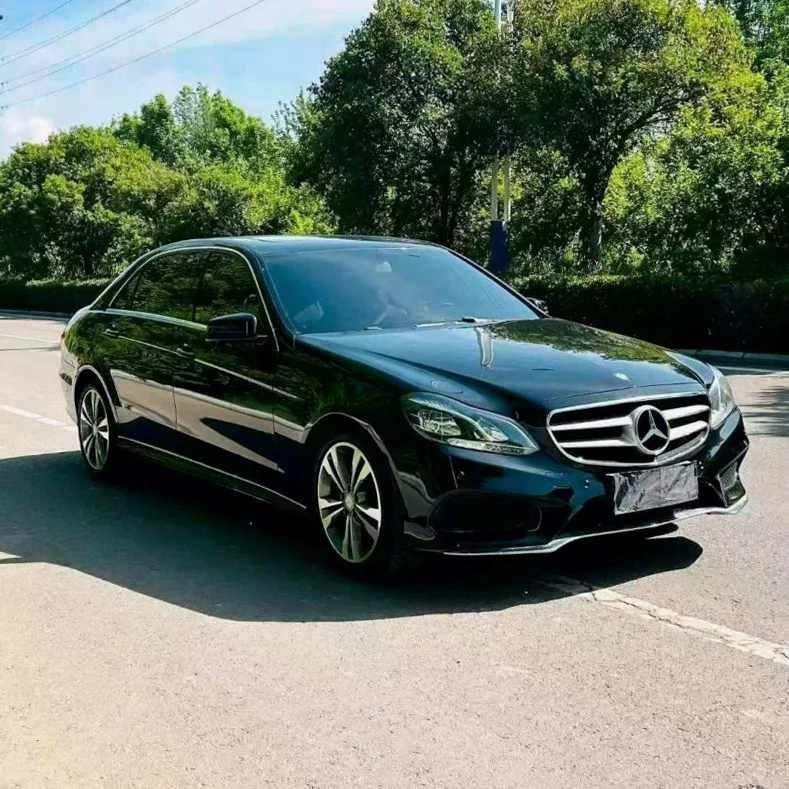 奔驰E 正面外观二