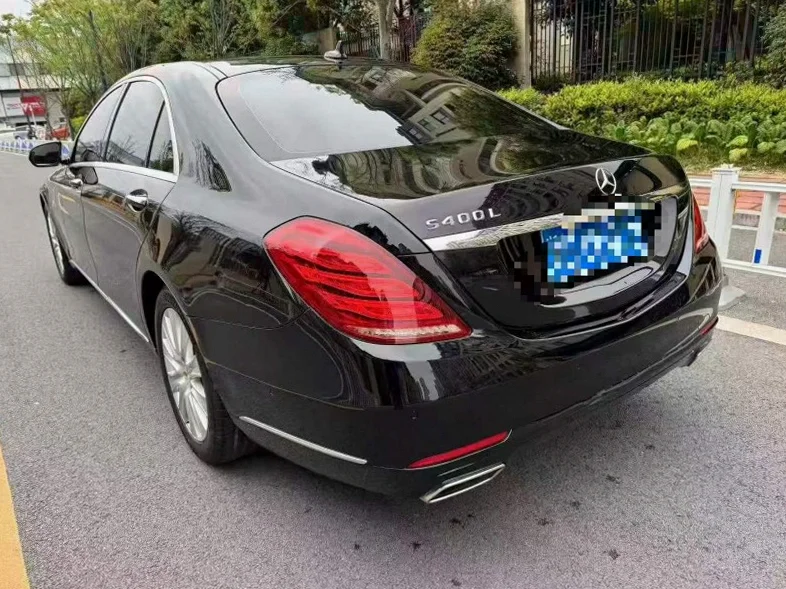 奔驰S 正面外观三