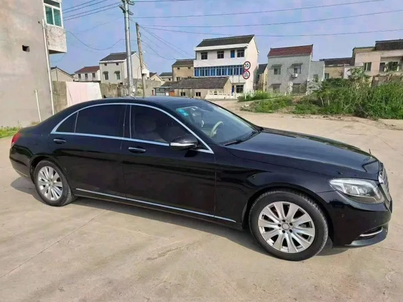 奔驰S 正面外观二